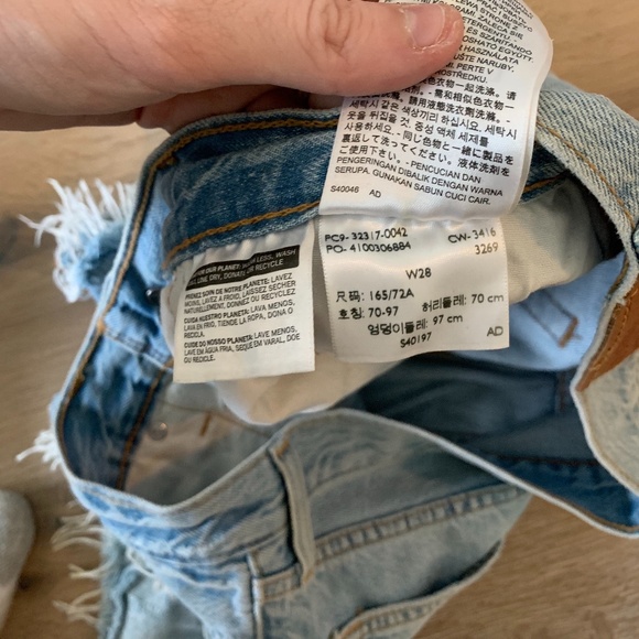 Levi’s 501 High Waisted Shorts - Size 28 - Picture 4 of 4